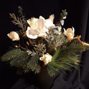 Wit winters kerstboeket  inclusief vaas