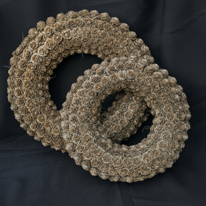 Set van twee Larixkransen