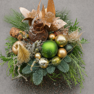 Kerststuk met natuurlijke producten