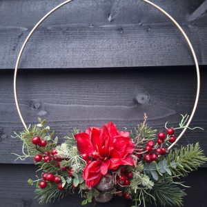 Zwarte Hangring zijden opgemaakt in rode kerstsfeer